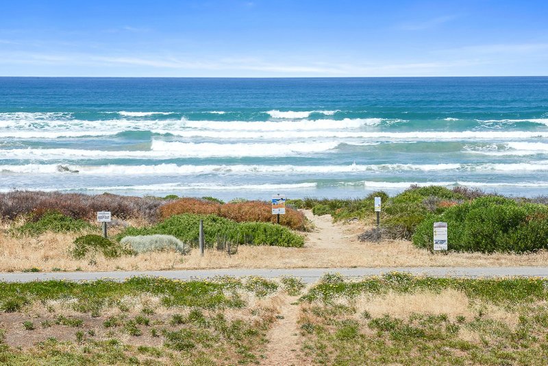 Photo - 9a Surfside Court, Middleton SA 5213 - Image 2