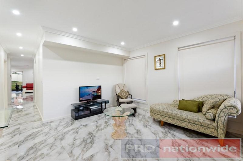 Photo - 9a Wyatt Ave , Padstow NSW 2211 - Image 3