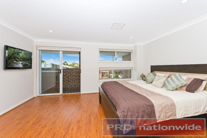 Photo - 9a Wyatt Ave , Padstow NSW 2211 - Image 5