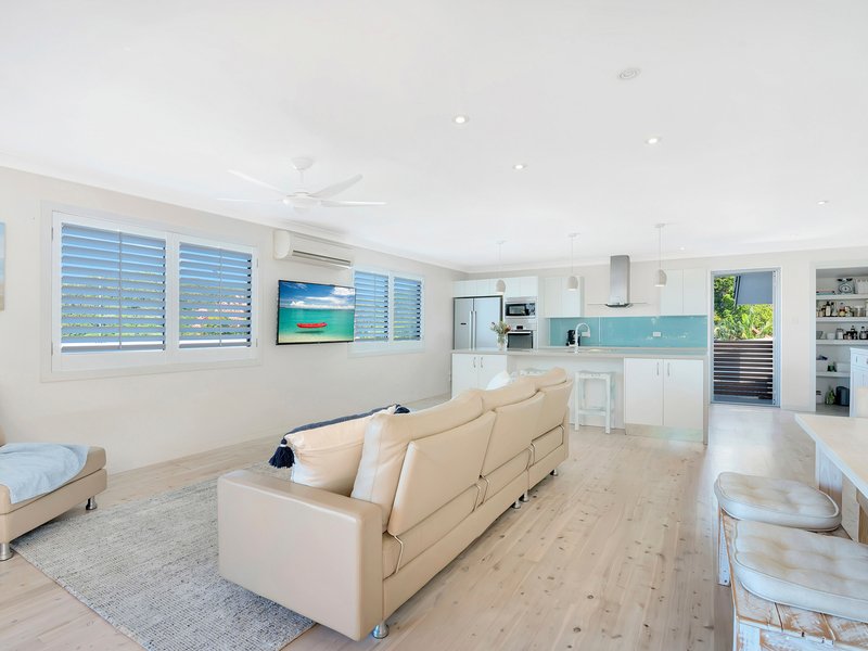 Photo - 9B Alinjarra Drive, Tugun QLD 4224 - Image 4