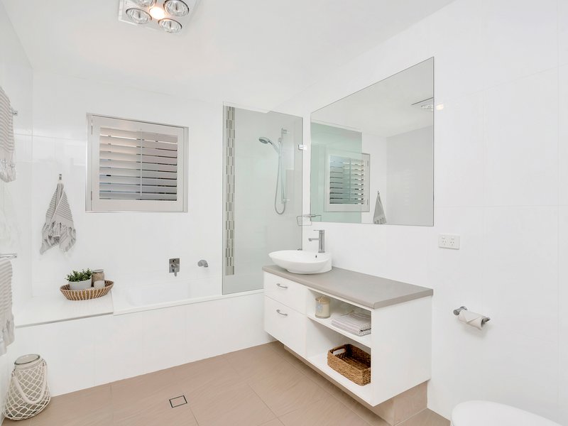 Photo - 9B Alinjarra Drive, Tugun QLD 4224 - Image 12