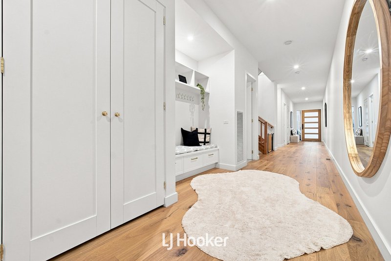 Photo - 9b Hazeldene Court, Berwick VIC 3806 - Image 3