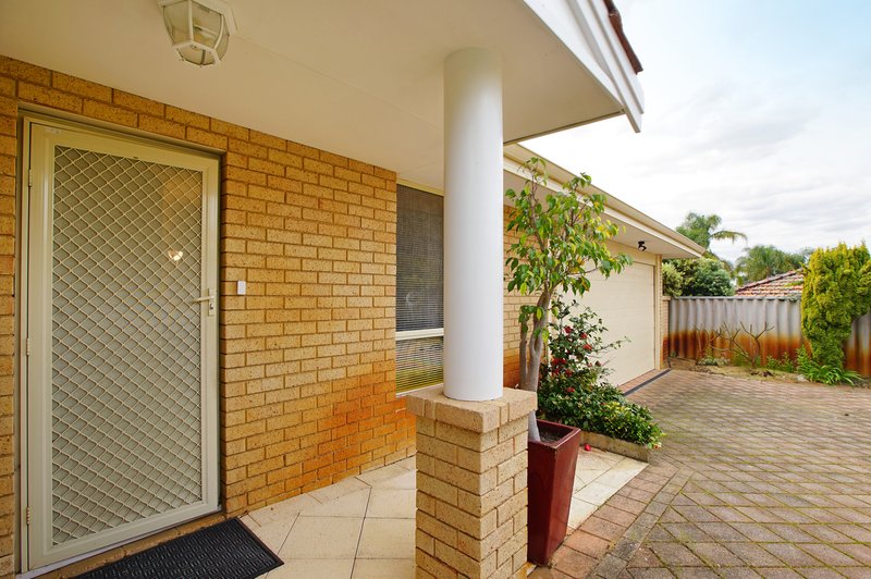 Photo - 9B Le Souef Drive, Kardinya WA 6163 - Image 2