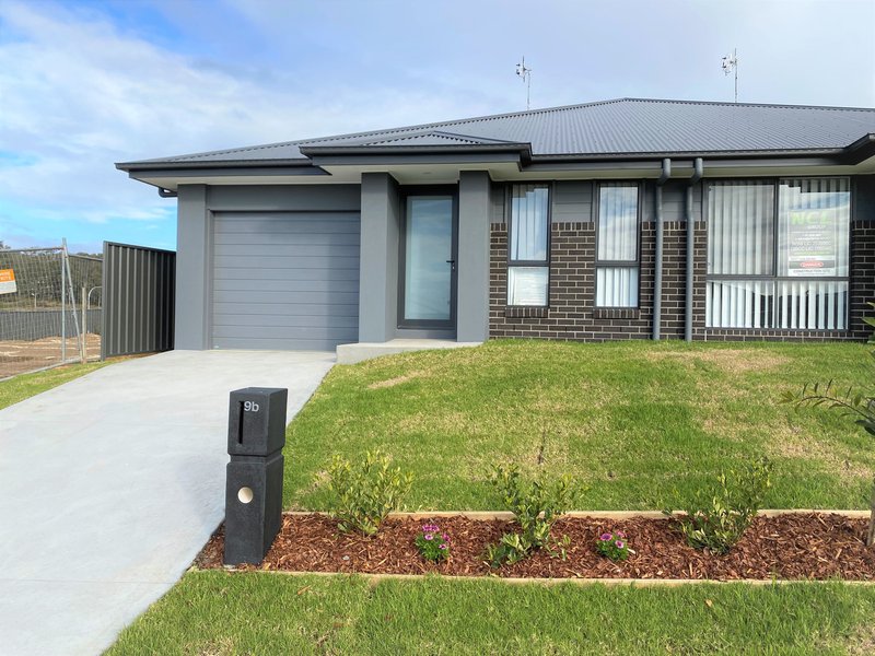 Photo - 9B Royston Circuit, Farley NSW 2320 - Image 1