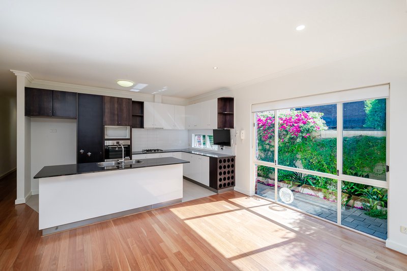 Photo - 9C Regent Street East , Mount Lawley WA 6050 - Image 6