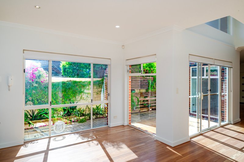 Photo - 9C Regent Street East , Mount Lawley WA 6050 - Image 7
