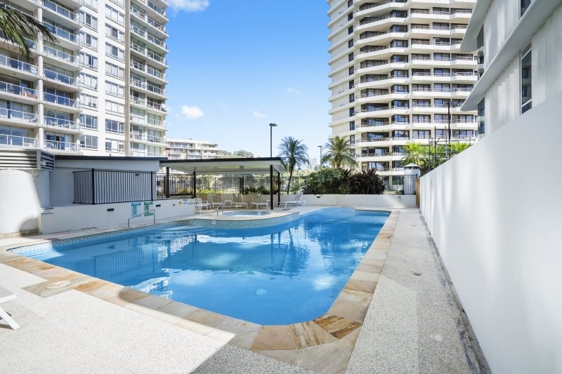 Photo - 9C/52 Goodwin Terrace, Burleigh Heads QLD 4220 - Image 18