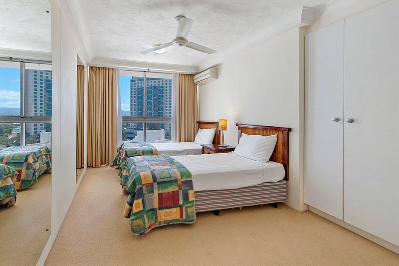 Photo - 9D 'Peninsula' 5 Clifford Street, Surfers Paradise QLD 4217 - Image 8