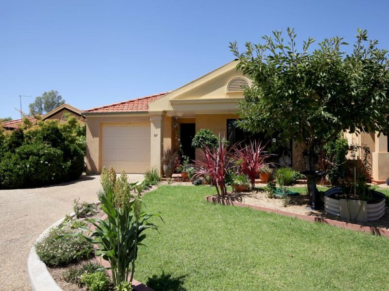 9F Bentley Place, Wagga Wagga NSW 2650