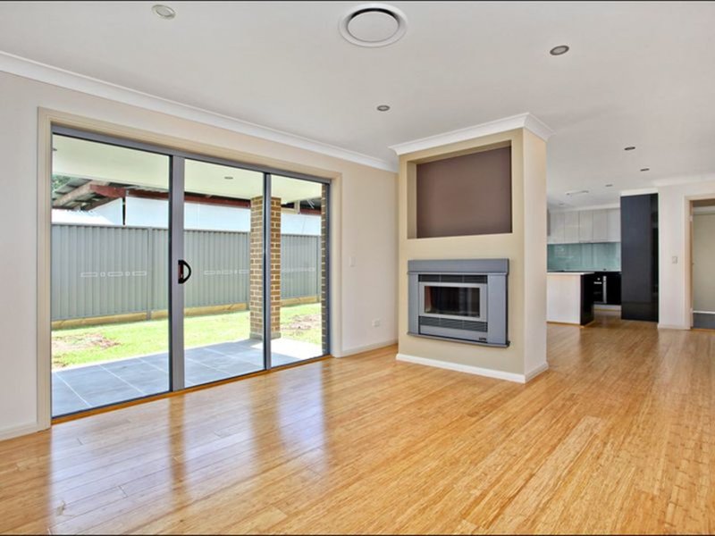 Photo - A/16 Lowana Crescent, Seven Hills NSW 2147 - Image 3