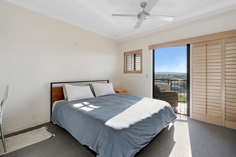 Photo - A17/1 Great Hall Drive, Miami QLD 4220 - Image 9