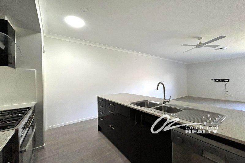 Photo - A/20 Tahnee Street, Sanctuary Point NSW 2540 - Image 2