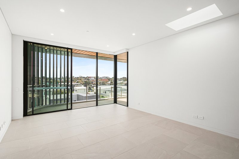 Photo - A307/11 Lapwing Avenue, Shell Cove NSW 2529 - Image 4