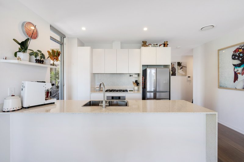 Photo - A404/2 Rowe Drive, Potts Hill NSW 2143 - Image 3