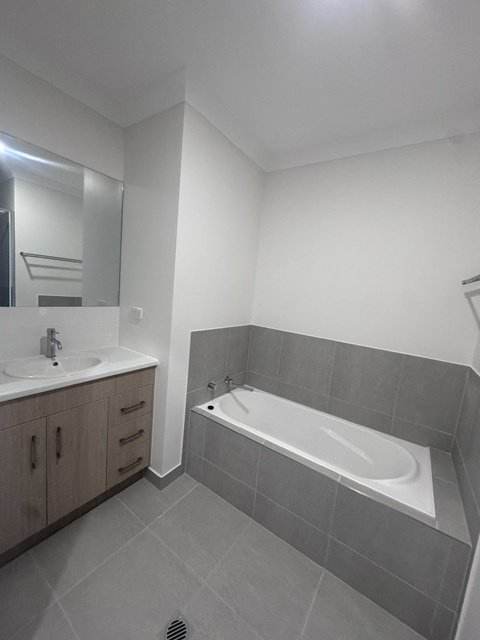 Photo - A/61 Limestone Crescent, Condon QLD 4815 - Image 4