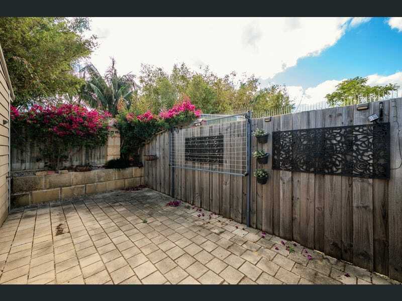 Photo - A/8 Rainham Ave , Mindarie WA 6030 - Image 8
