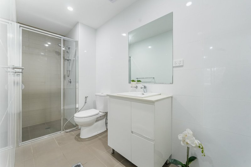 Photo - Apartment 13/2-10 Tyler Street, Campbelltown NSW 2560 - Image 10