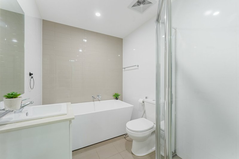 Photo - Apartment 13/2-10 Tyler Street, Campbelltown NSW 2560 - Image 11