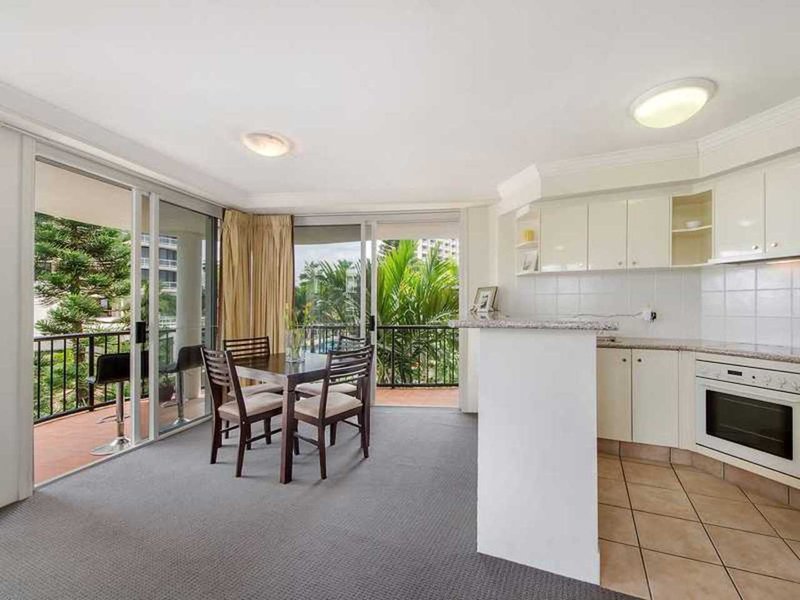 Photo - Apartment 316/9 Beach Parade, Surfers Paradise QLD 4217 - Image 4