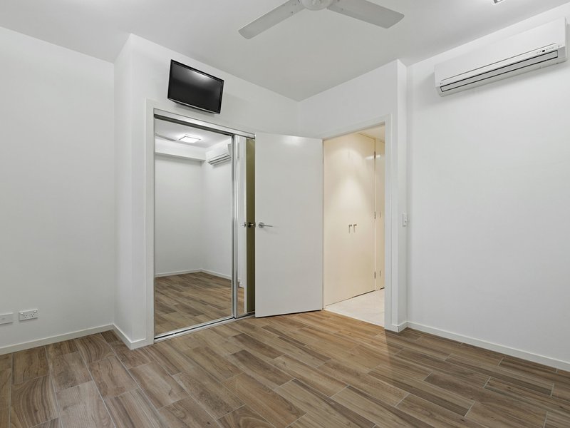 Photo - Apartment 3/70 Durham Street, St Lucia QLD 4067 - Image 7