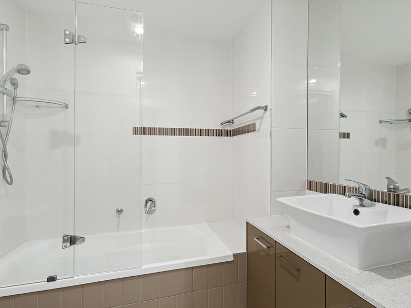 Photo - Apartment 3/70 Durham Street, St Lucia QLD 4067 - Image 8