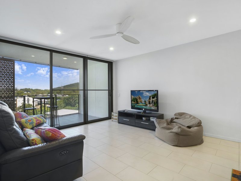 Photo - Apartment 801/125 Station Road, Indooroopilly QLD 4068 - Image 12