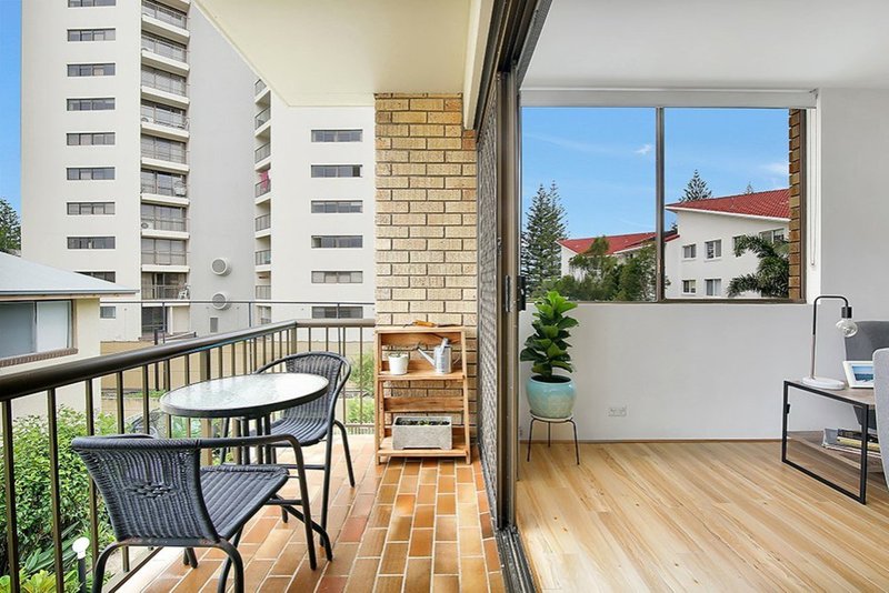 Photo - Apartment 8/1927 Gold Coast Highway, Burleigh Heads QLD 4220 - Image 14