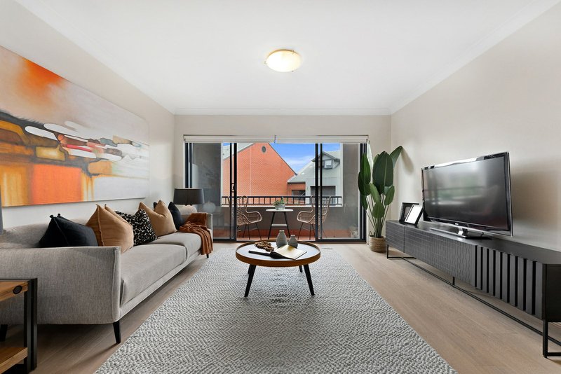 Photo - Apartment E204/21-27 Princes Highway, St Peters NSW 2044 - Image 2