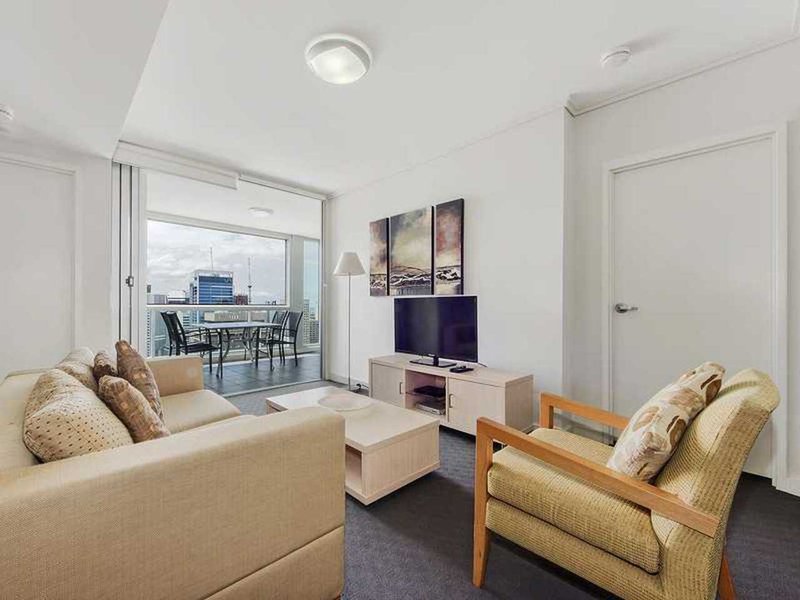 Photo - Apartment/3302/ Albert Street, Brisbane QLD 4000 - Image 3