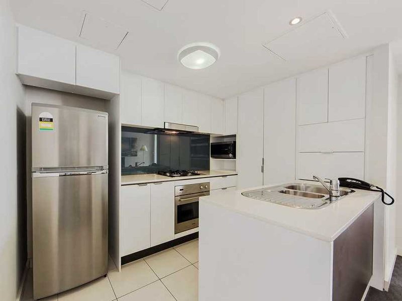 Photo - Apartment/3302/ Albert Street, Brisbane QLD 4000 - Image 7