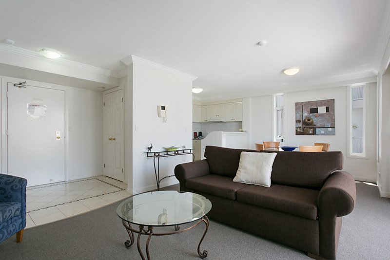 Photo - Apt 2701/24 Queensland Avenue, Broadbeach QLD 4218 - Image 4