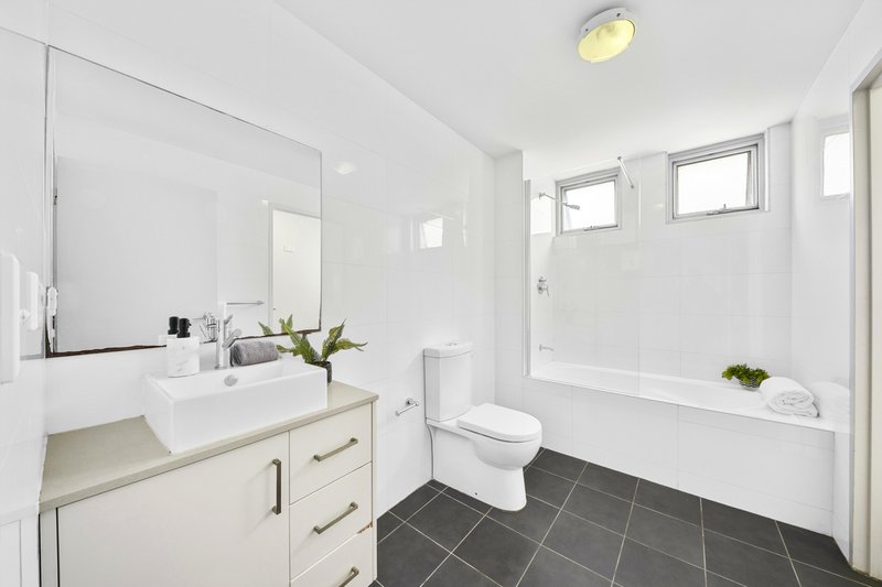 Photo - B101/22-26 Innesdale Road, Wolli Creek NSW 2205 - Image 5