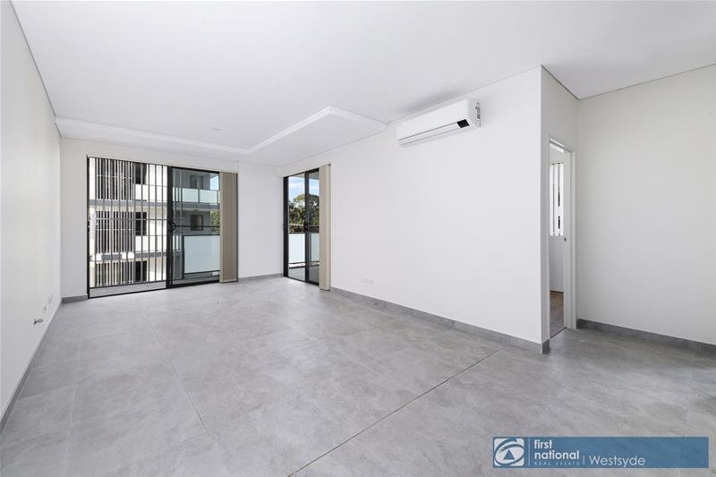 Photo - B10/35 Toongabbie Road, Toongabbie NSW 2146 - Image 2