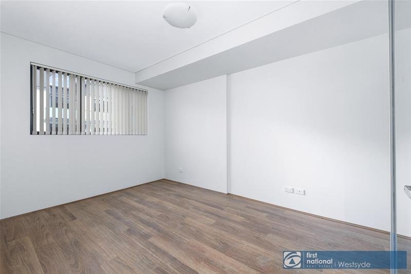 Photo - B10/35 Toongabbie Road, Toongabbie NSW 2146 - Image 4