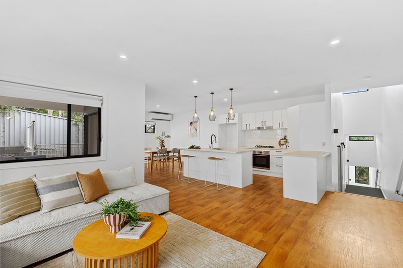 Photo - B/2 Hayden Close, Watanobbi NSW 2259 - Image 2