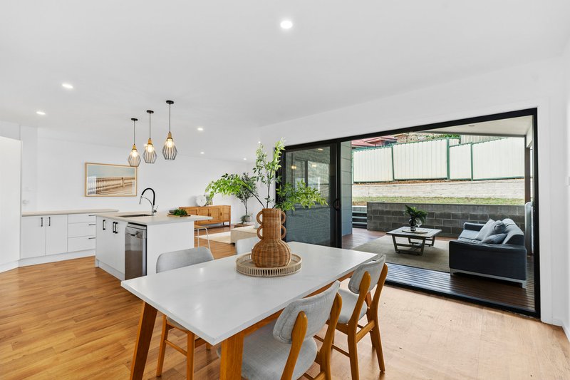 Photo - B/2 Hayden Close, Watanobbi NSW 2259 - Image 3