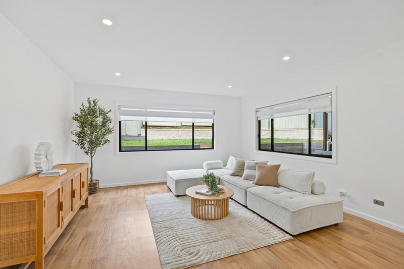 Photo - B/2 Hayden Close, Watanobbi NSW 2259 - Image 5