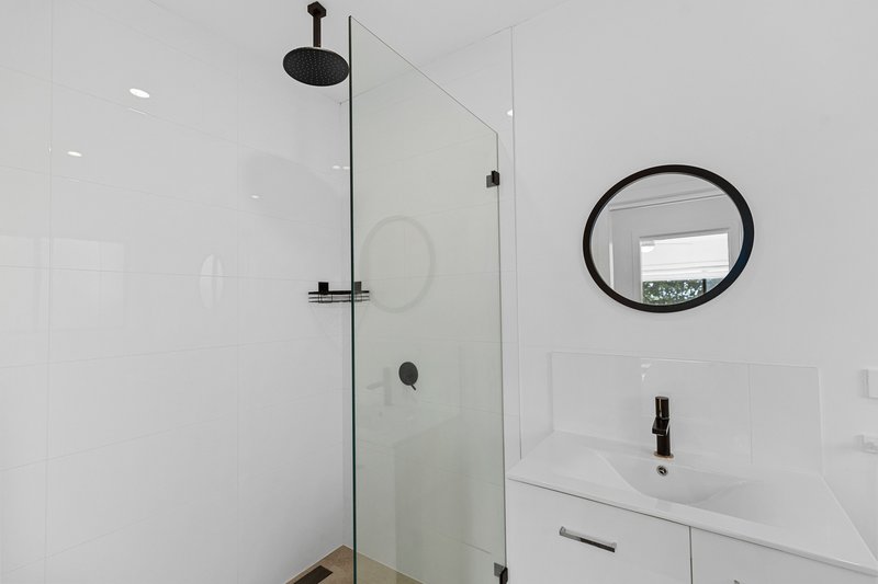 Photo - B/2 Hayden Close, Watanobbi NSW 2259 - Image 8