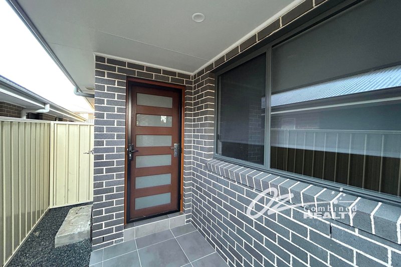 Photo - B/20 Tahnee Street, Sanctuary Point NSW 2540 - Image 1