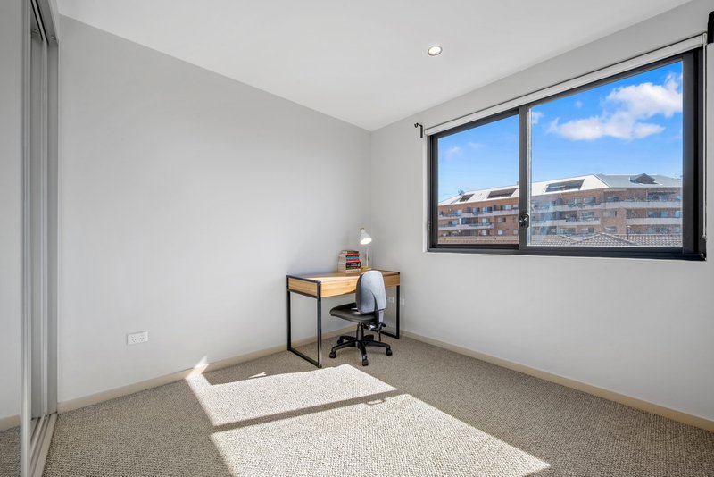 Photo - B303/35 Rawson Street, Auburn NSW 2144 - Image 11