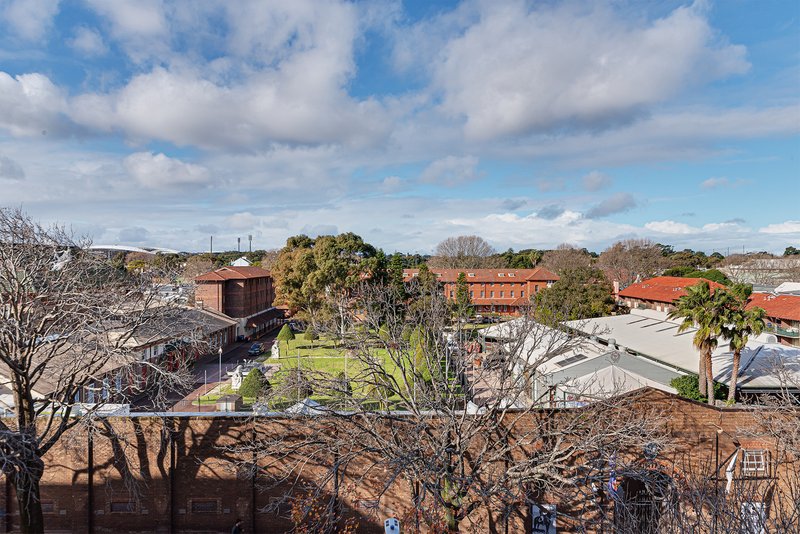 Photo - B4.01/10 Baptist Street, Redfern NSW 2016 - Image 5