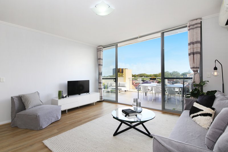 Photo - B406/20-26 Innesdale Road, Wolli Creek NSW 2205 - Image 2