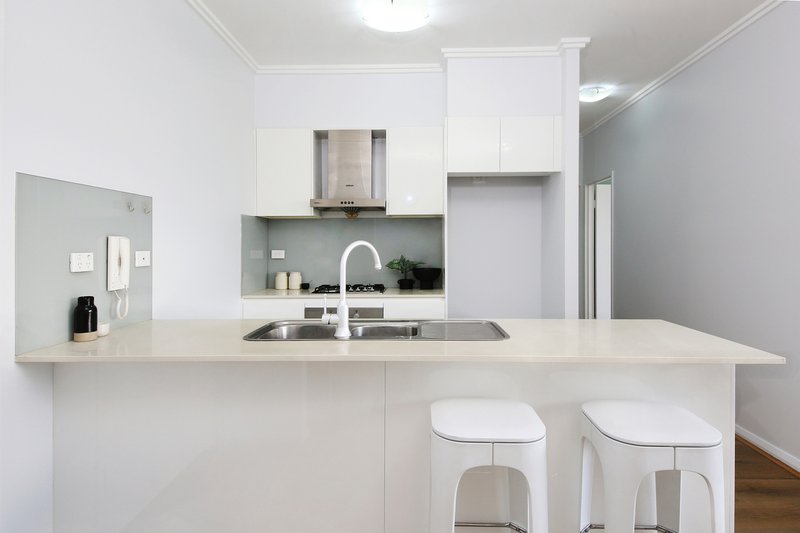 Photo - B406/20-26 Innesdale Road, Wolli Creek NSW 2205 - Image 10