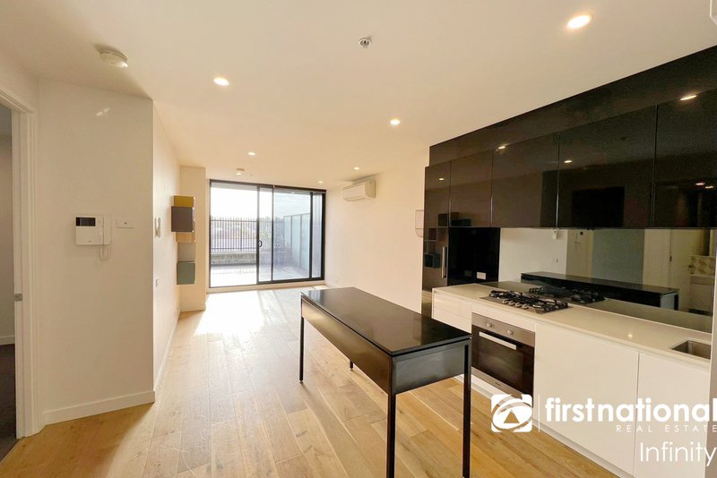 Photo - B604/12 Albert Street, Hawthorn East VIC 3123 - Image 6