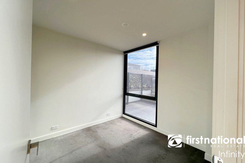 Photo - B604/12 Albert Street, Hawthorn East VIC 3123 - Image 8