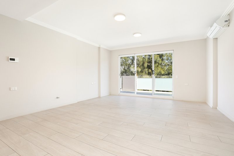 Photo - B9.21/21 Mandemar Avenue, Homebush West NSW 2140 - Image 2