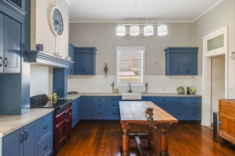Photo - 'Bankers Rest' 70 Eton Street, Cambooya QLD 4358 - Image 2