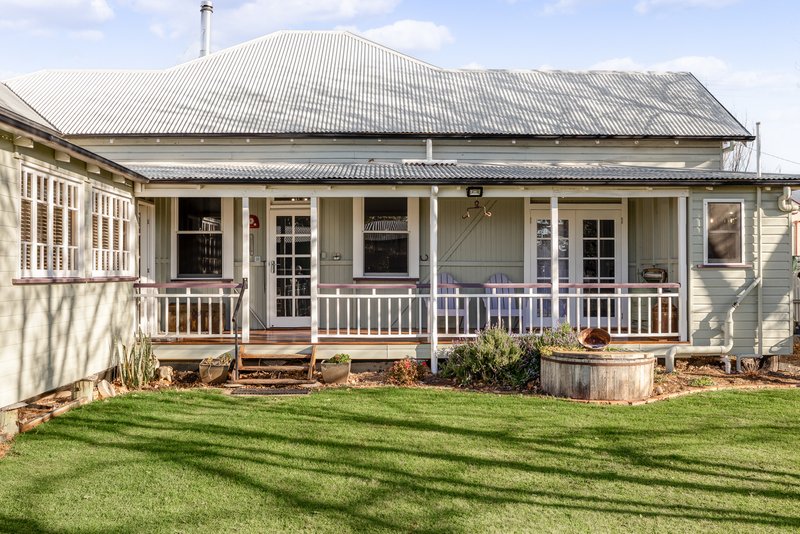 Photo - 'Bankers Rest' 70 Eton Street, Cambooya QLD 4358 - Image 15
