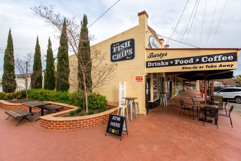 - Bartys Cafe , Coolamon NSW 2701