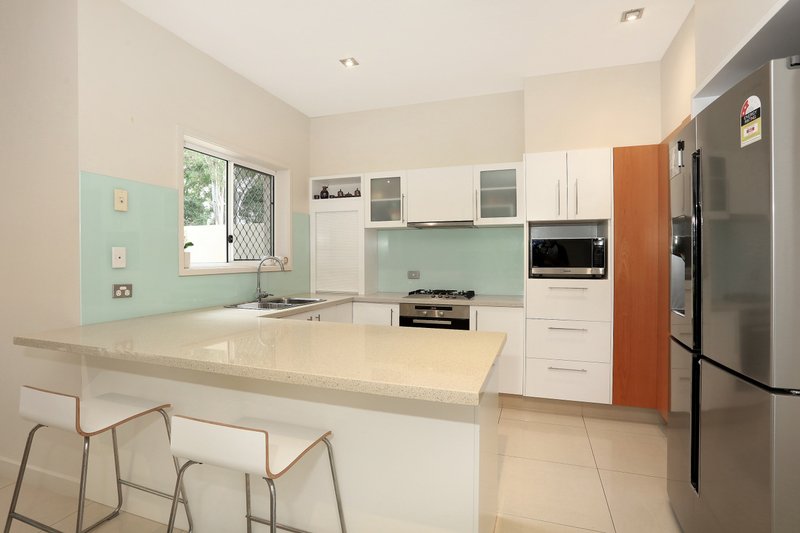 Photo - Benowa QLD 4217 - Image 2